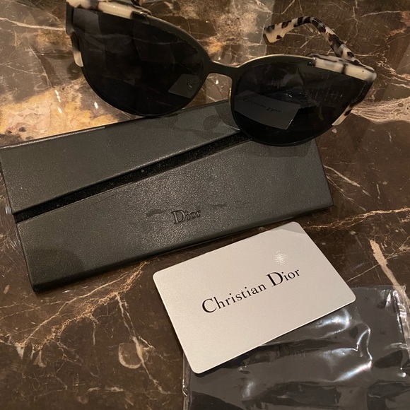 Dior Blue P7JKU Wildly Cat Eye Sunglasses - Full Set - Picture 7 of 7